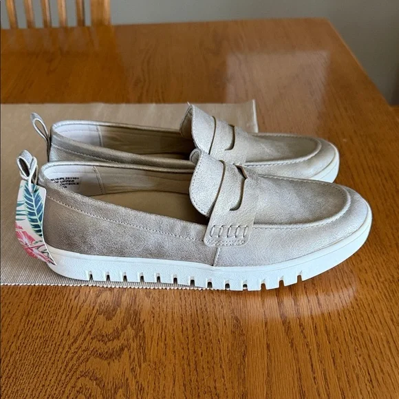 Tommy Bahama Metallic Loafers - Picture 3 of 5